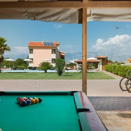 In With Sea View, Terrace, Air Conditioning, Wi-fi Apartment Vir