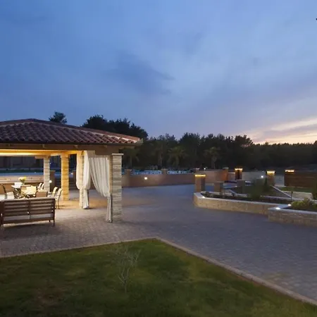 In With Sea View, Terrace, Air Conditioning, Wi-fi