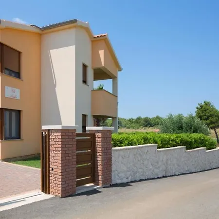 In With Sea View, Terrace, Air Conditioning, Wi-fi Apartment