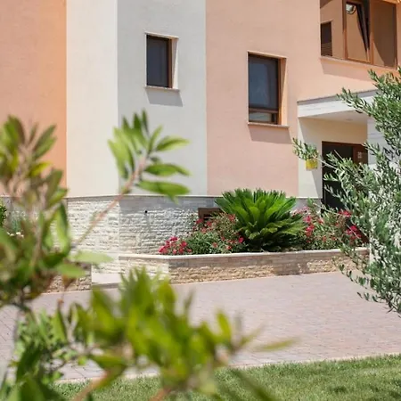 Apartment In With Sea View, Terrace, Air Conditioning, Wi-fi