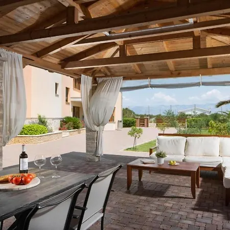 Apartment In With Sea View, Terrace, Air Conditioning, Wi-fi *