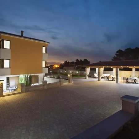 In With Sea View, Terrace, Air Conditioning, Wi-fi * Vir